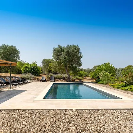 Trullo Cantaluna Villa *